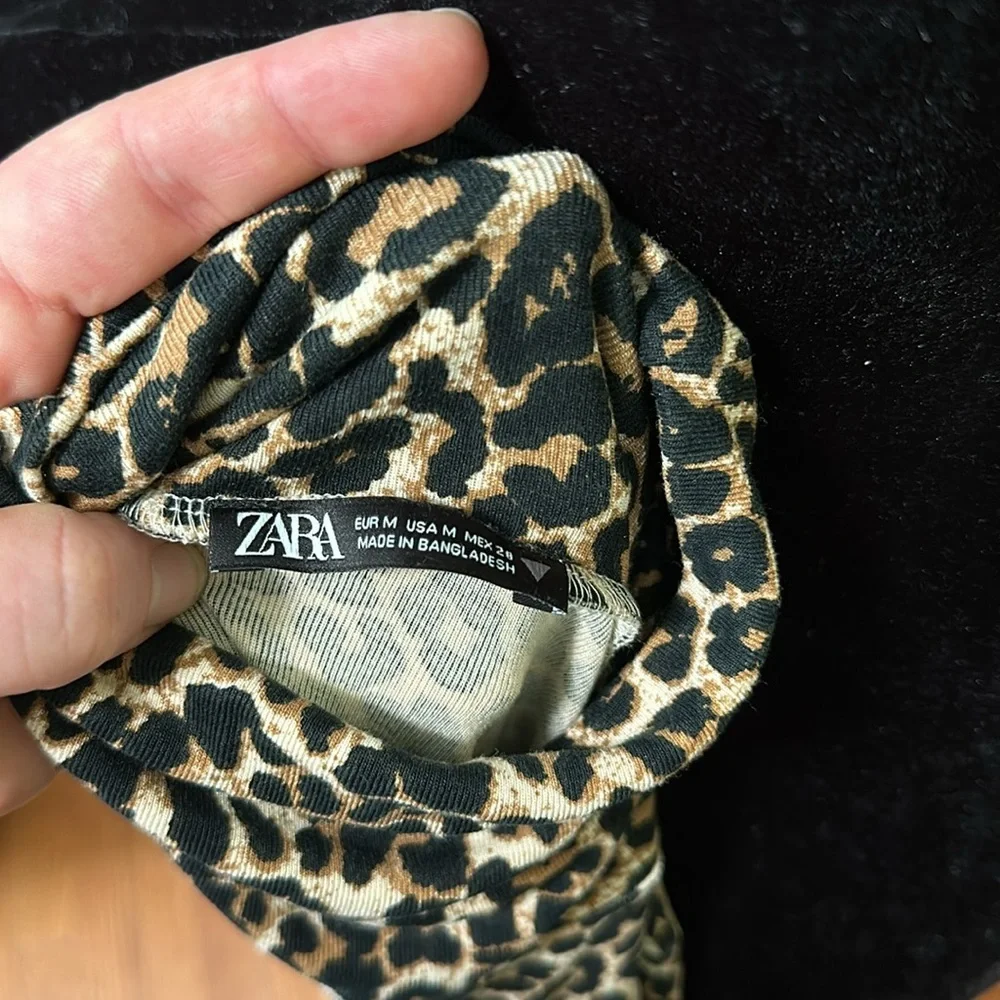 Zara Animal Print Turtle Neck Longsleeve Crop Top - Picture 6 of 7